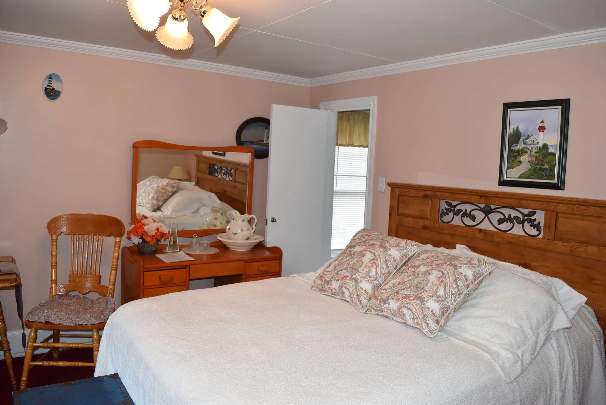 The Spaniards Room Heritage Home Spaniards Bay ภายนอก รูปภาพ